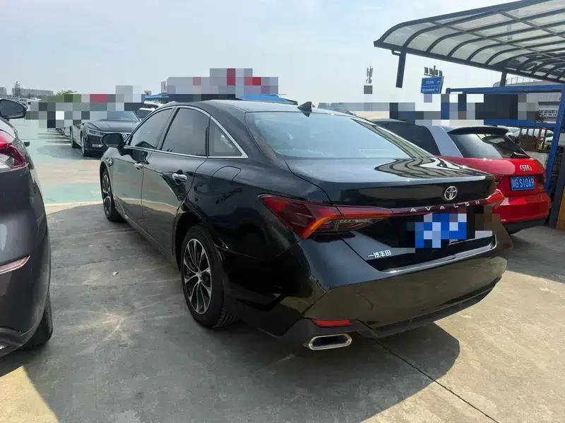2022 Toyota Avalon 2.0L Luxury Edition — миниатюра 4