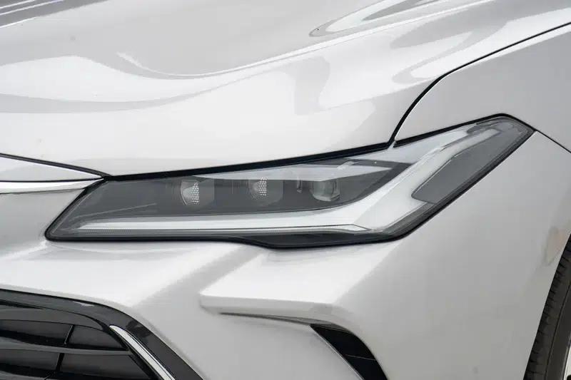 2023 Toyota Avalon 2.0L CVT Premium Edition — миниатюра 12