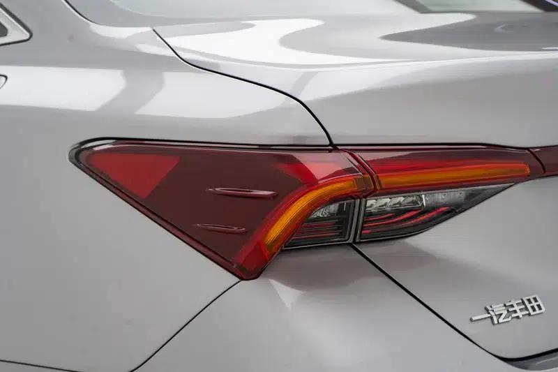 2023 Toyota Avalon 2.0L CVT Premium Edition — миниатюра 13
