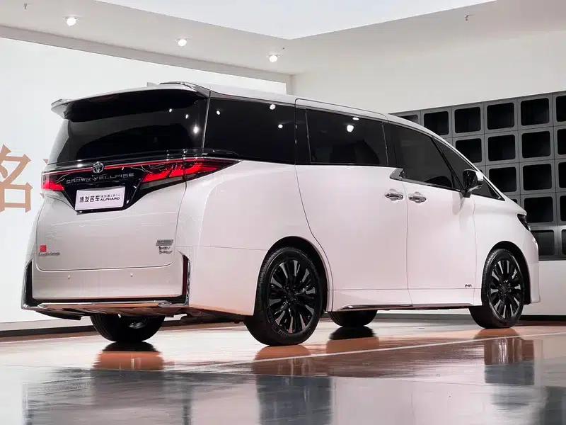 2023 Alphard Crown 2.5L Intelligent Hybrid Dual Engine AWD Supreme Edition — миниатюра 4