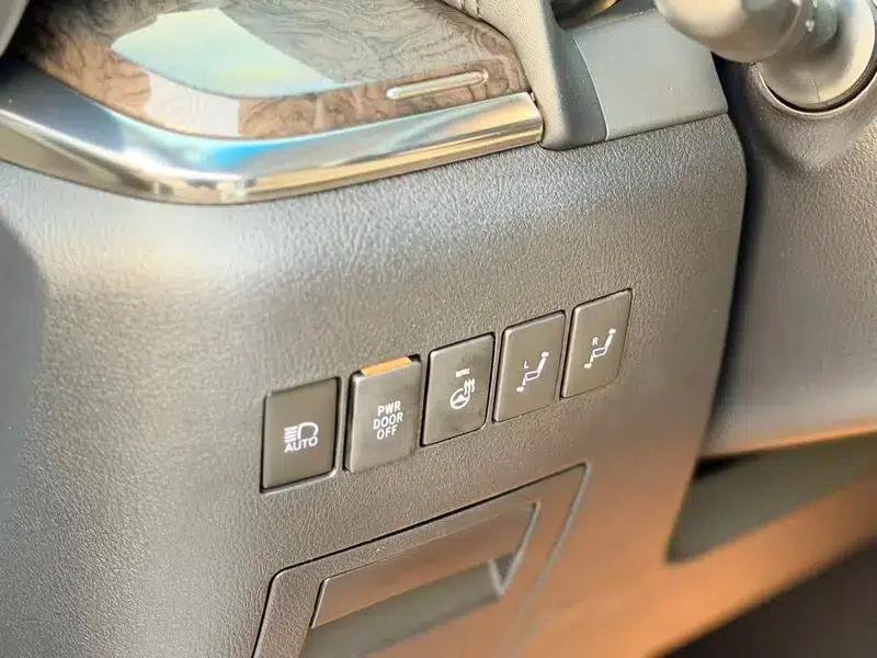 2020 Alphard Hybrid 2.5L HV Premium Edition — миниатюра 13