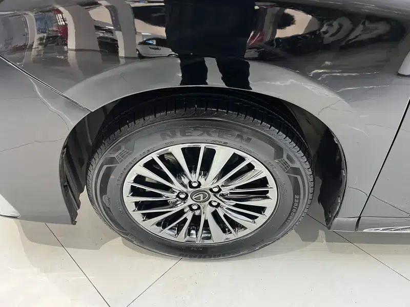 2023 Alphard Crown 2.5L Intelligent Hybrid Dual Engine AWD Supreme Edition — миниатюра 6