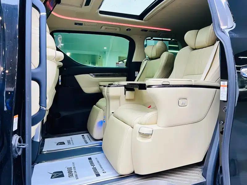 2020 Alphard Hybrid 2.5L HV Premium Edition — миниатюра 17