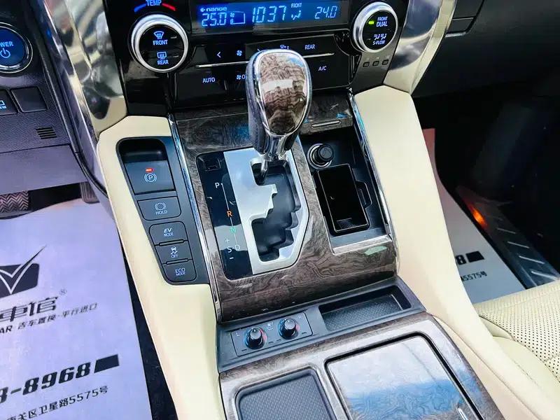 2020 Alphard Hybrid 2.5L HV Premium Edition — миниатюра 10