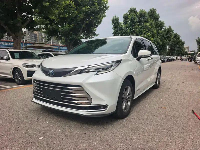 2024 Sena Hybrid 2.5L Luxury Edition — миниатюра 1