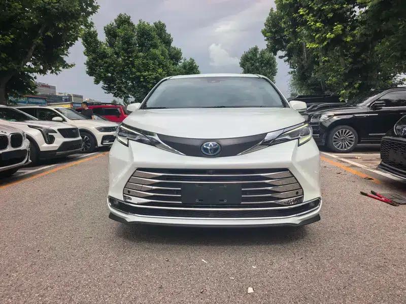 2024 Sena Hybrid 2.5L Luxury Edition — миниатюра 2