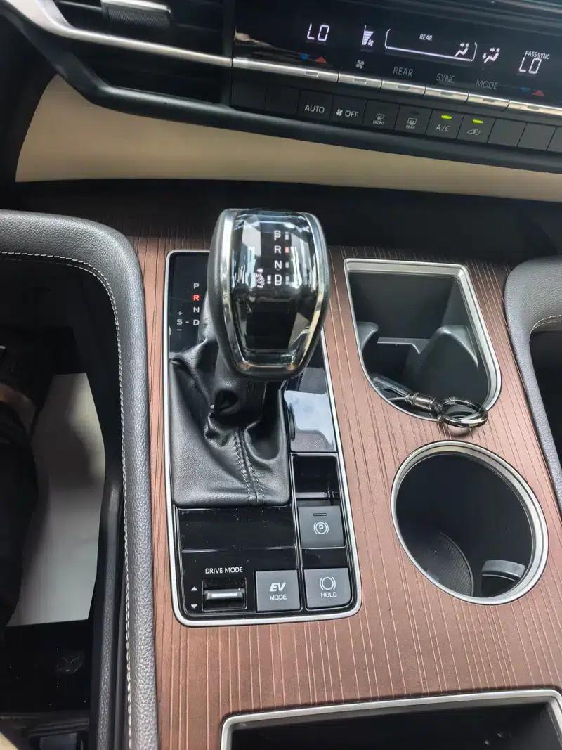 2024 Sena Hybrid 2.5L Luxury Edition — миниатюра 15