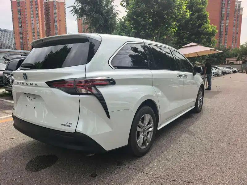 2024 Sena Hybrid 2.5L Luxury Edition — миниатюра 5