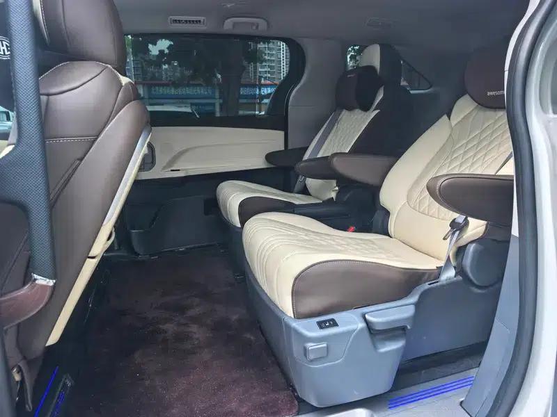 2024 Sena Hybrid 2.5L Luxury Edition — миниатюра 9