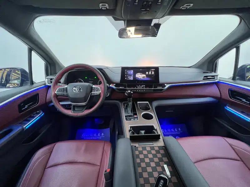 2025 Civic 2.5T Automatic Rear-Wheel Drive 7-Seater Factory Custom Edition — миниатюра 10