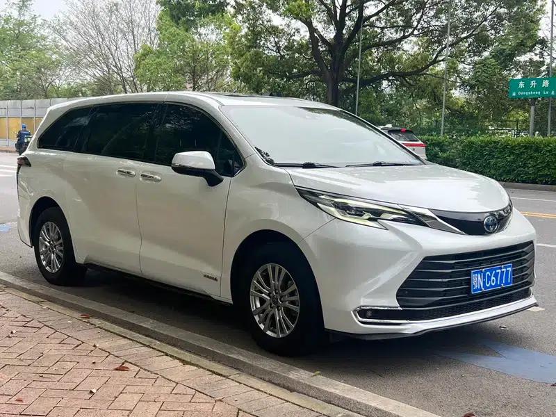 Sena 2021 2.5L Hybrid Premium Edition — миниатюра 3
