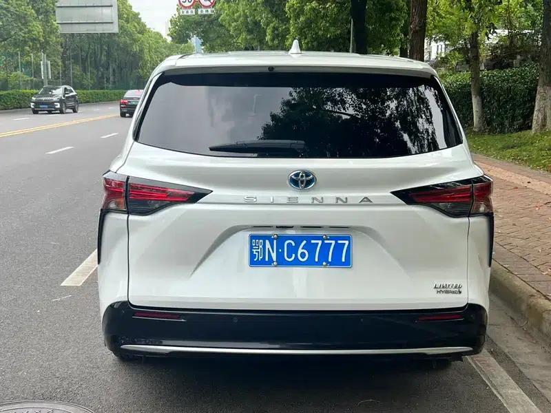 Sena 2021 2.5L Hybrid Premium Edition — миниатюра 4