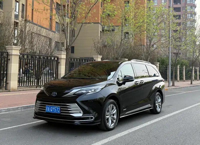 Cena 2021 2.5L Hybrid Platinum Edition — миниатюра 1