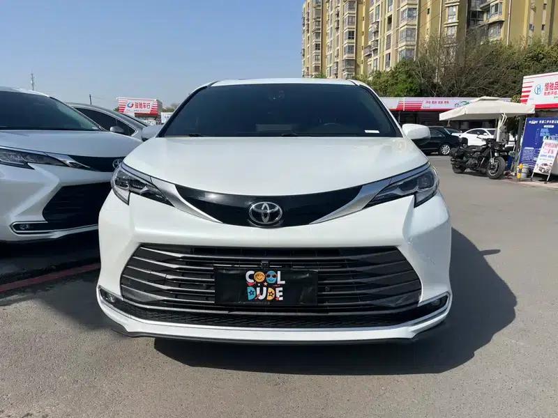 2024 Sena Hybrid 2.5L AWD Premium Edition — миниатюра 2