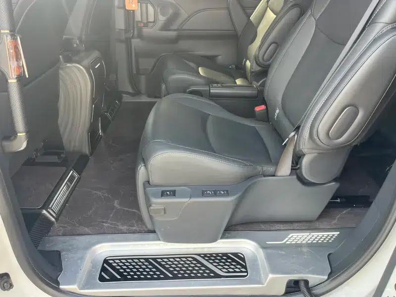 2024 Sena Hybrid 2.5L AWD Premium Edition — миниатюра 11