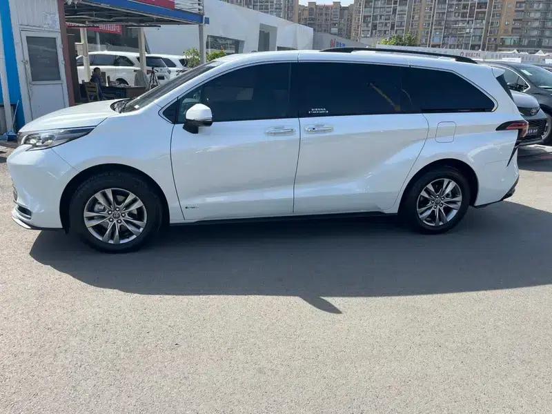 2024 Sena Hybrid 2.5L AWD Premium Edition — миниатюра 4