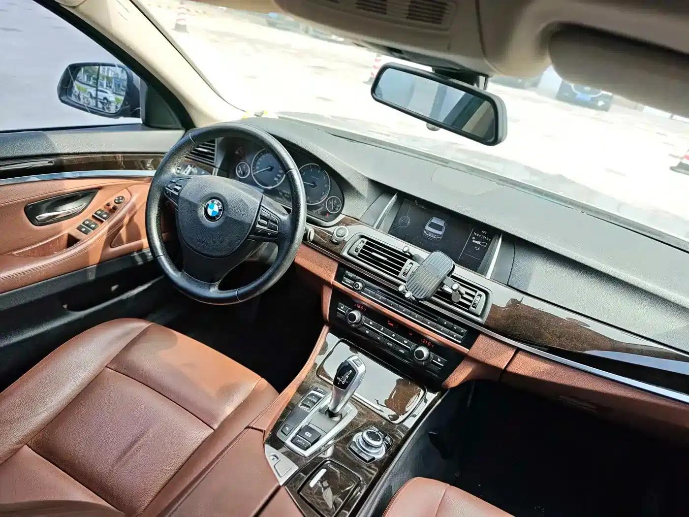 2014 BMW 5 Series 525Li Leading Edition — миниатюра 12