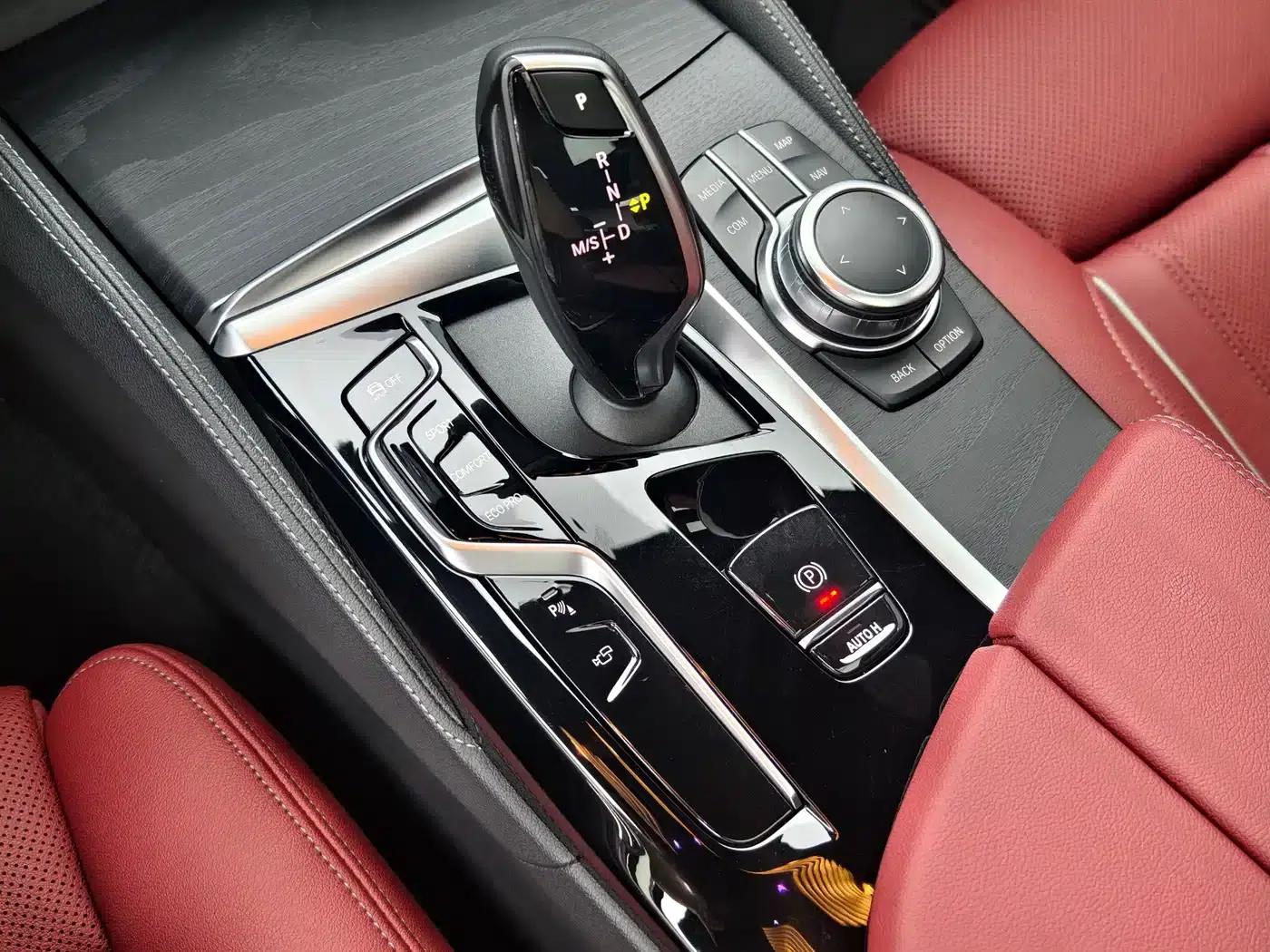 BMW 5 Series 2022 Facelift II 530Li Luxury M Sport Package — миниатюра 12