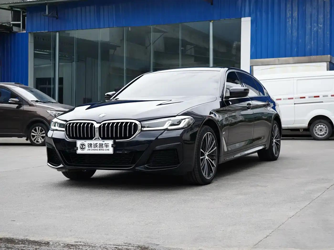 2022 BMW 5 Series 530Li Leading Edition M Sport Package — миниатюра 1