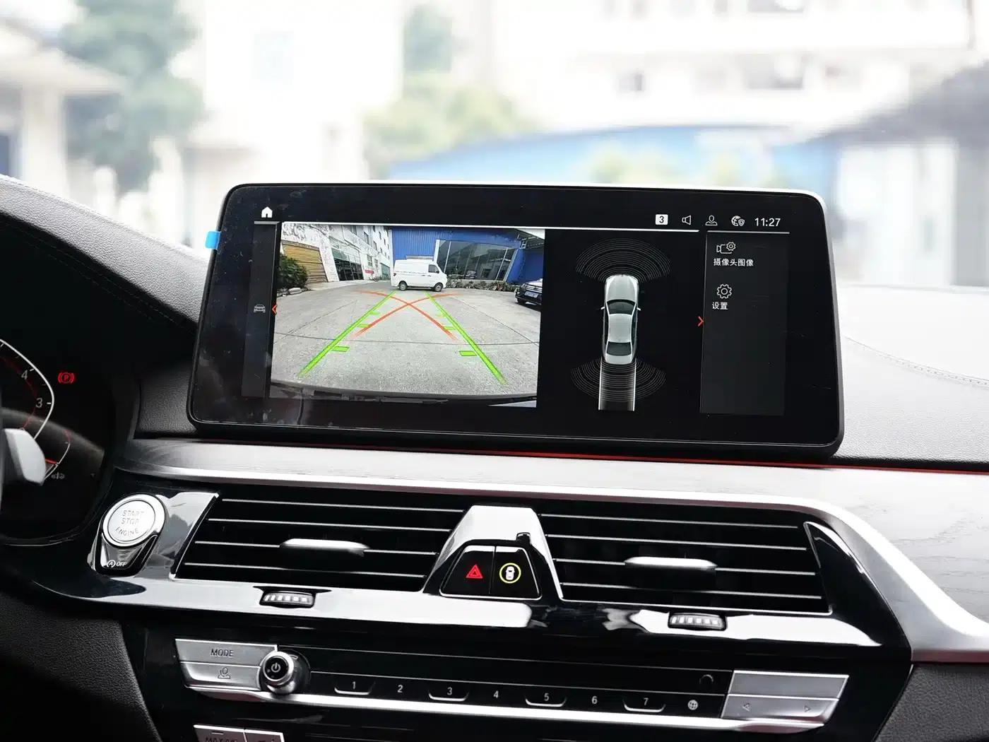 2022 BMW 5 Series 530Li Leading Edition M Sport Package — миниатюра 17