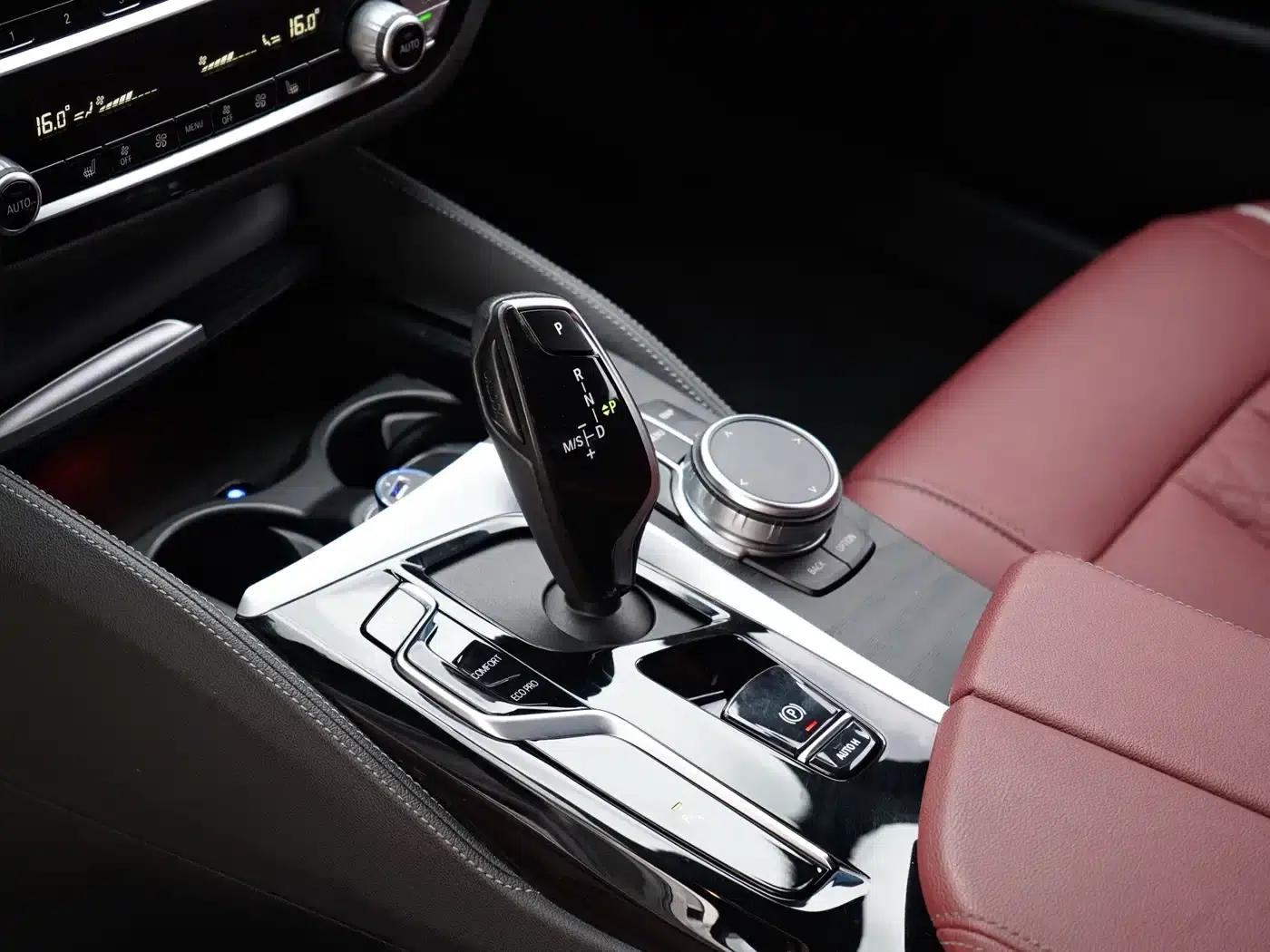 2022 BMW 5 Series 530Li Leading Edition M Sport Package — миниатюра 20
