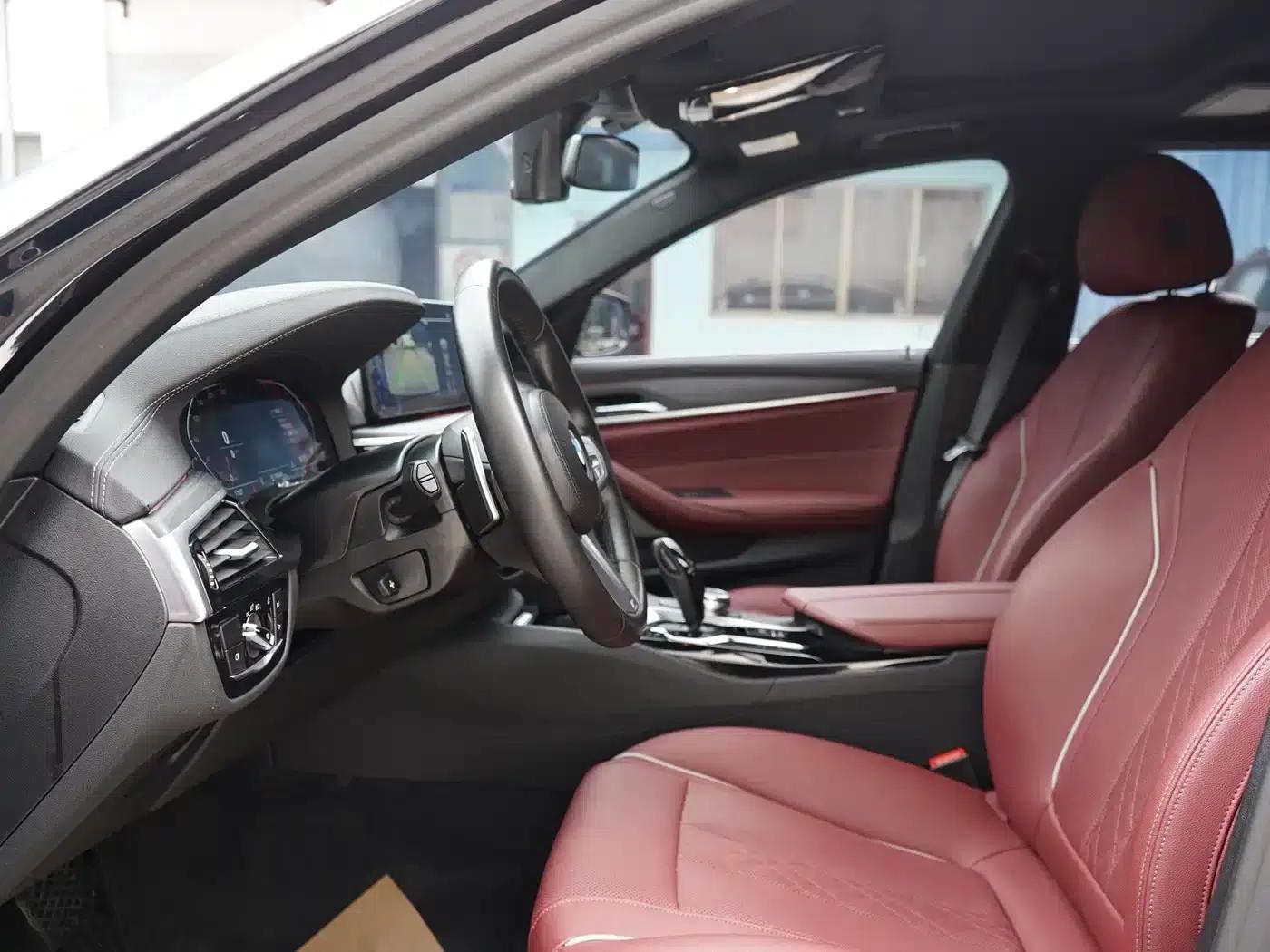 2022 BMW 5 Series 530Li Leading Edition M Sport Package — миниатюра 4