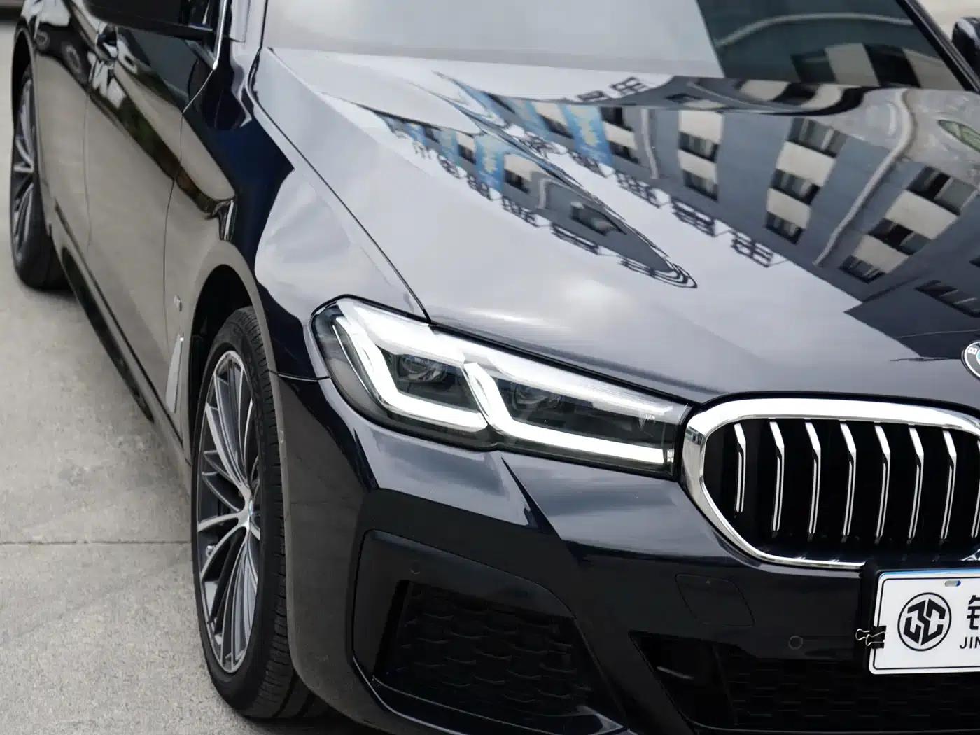 2022 BMW 5 Series 530Li Leading Edition M Sport Package — миниатюра 10