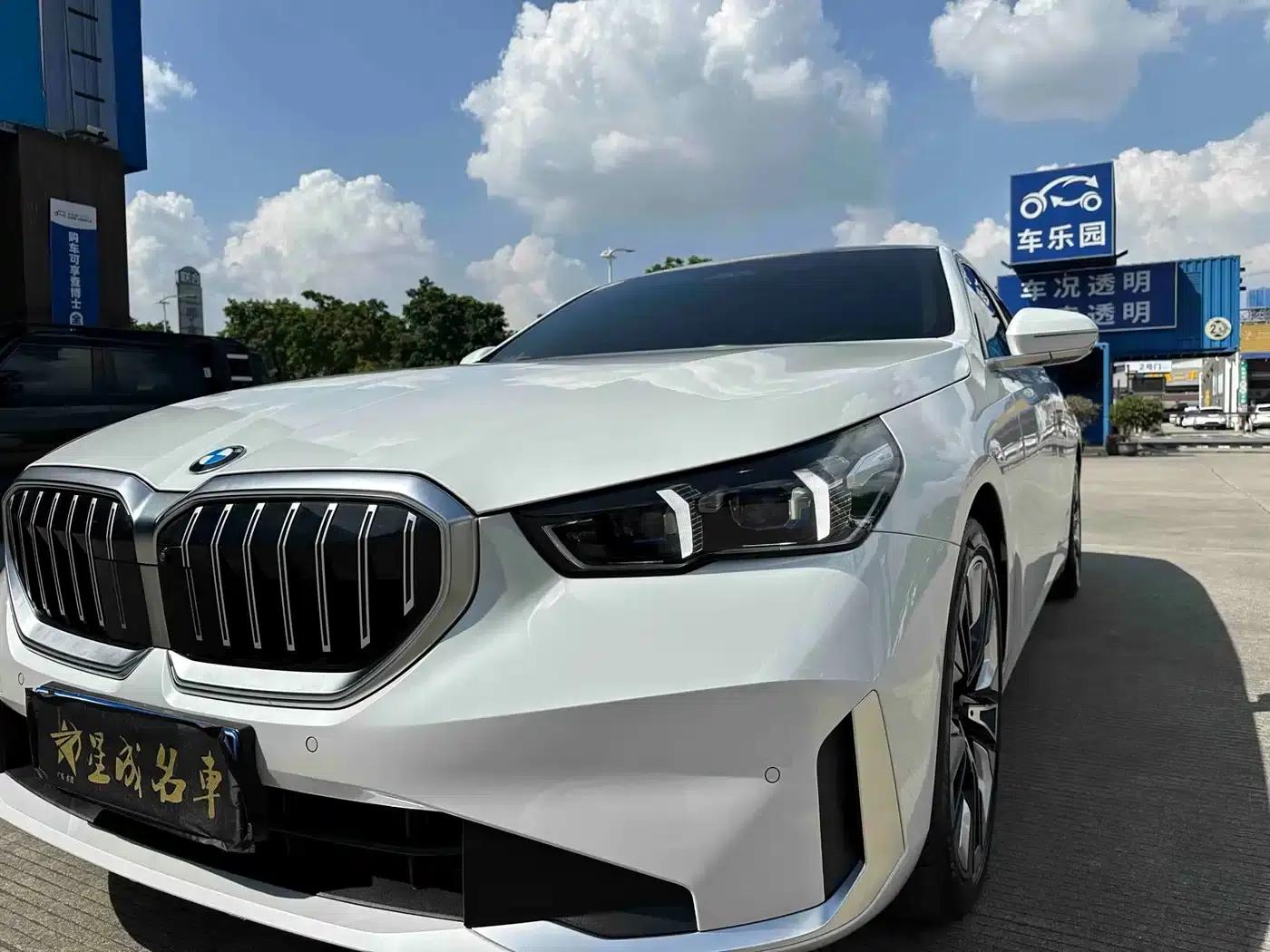 BMW 5 Series 2024 530Li Luxury Package — миниатюра 5