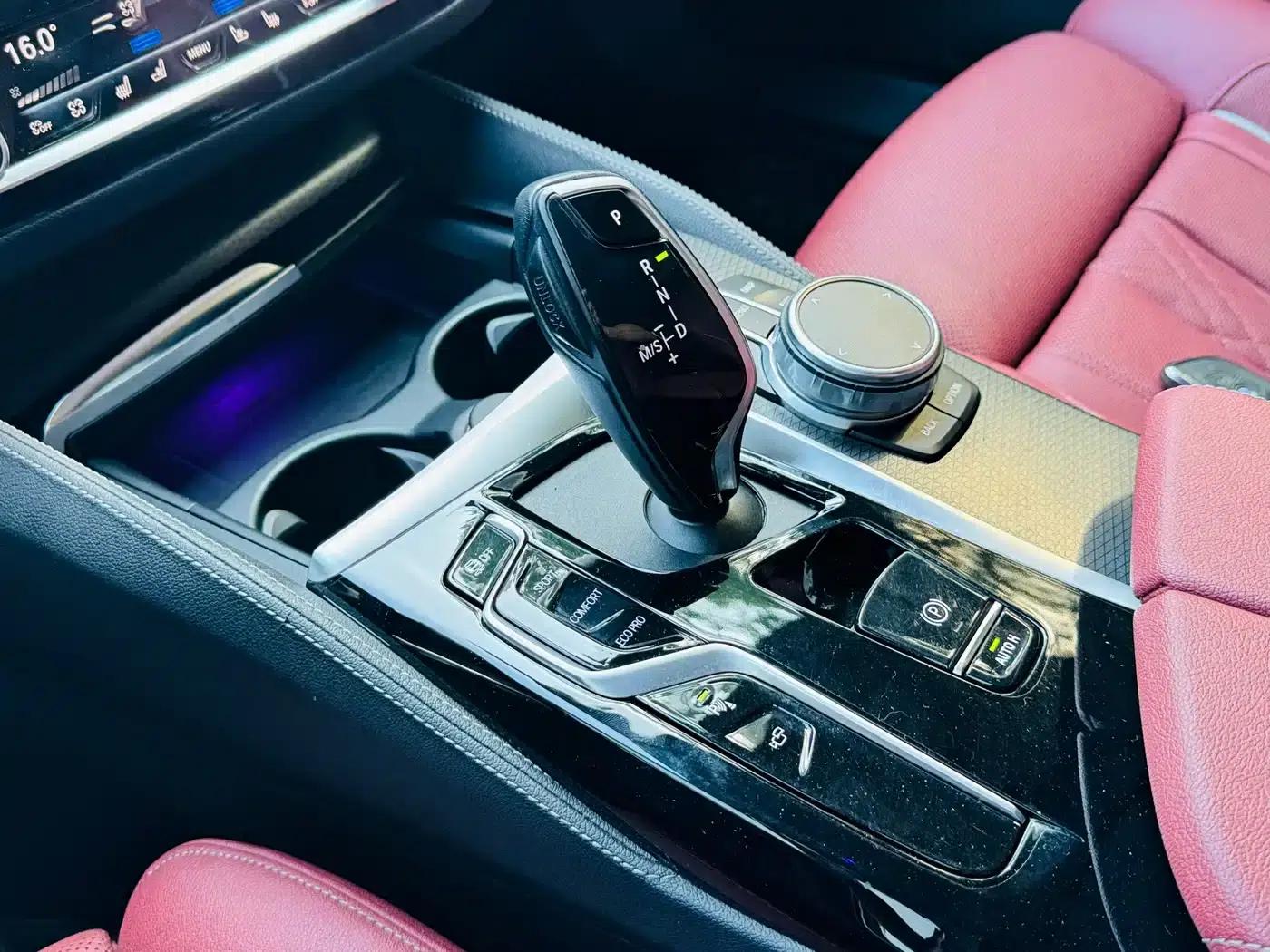 2021 BMW 5 Series 530Li Executive M Sport Package — миниатюра 11