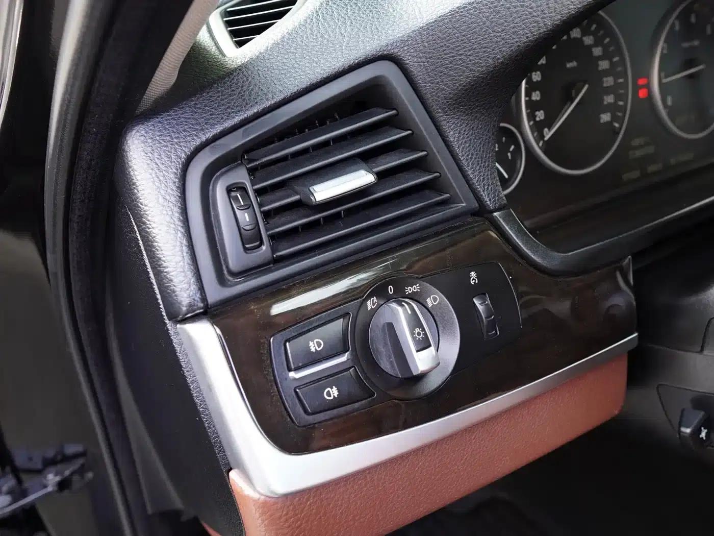 BMW 5 Series 2017 525Li Leading Edition — миниатюра 25