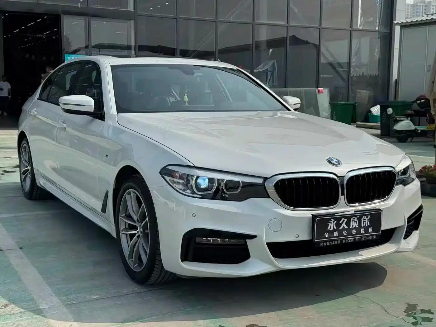2019 BMW 5 Series 525Li M Sport Package — миниатюра 3