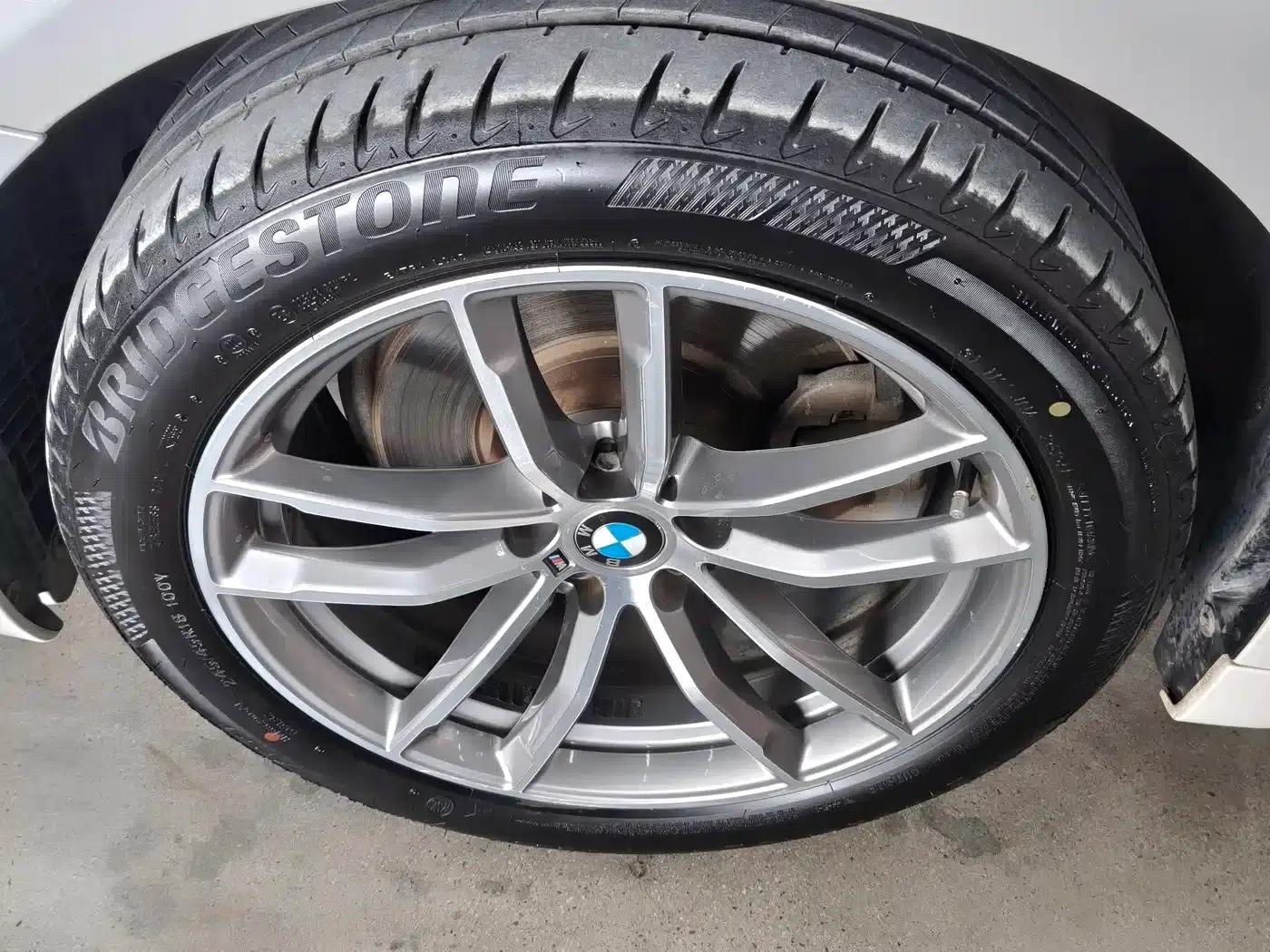 2019 BMW 5 Series 525Li M Sport Package — миниатюра 8