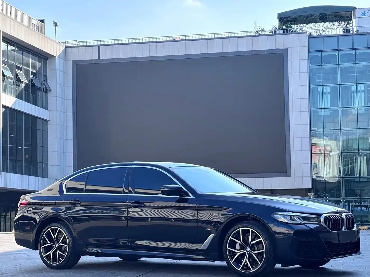 2021 BMW 5 Series Facelift 530Li Luxury M Sport Package — миниатюра 2