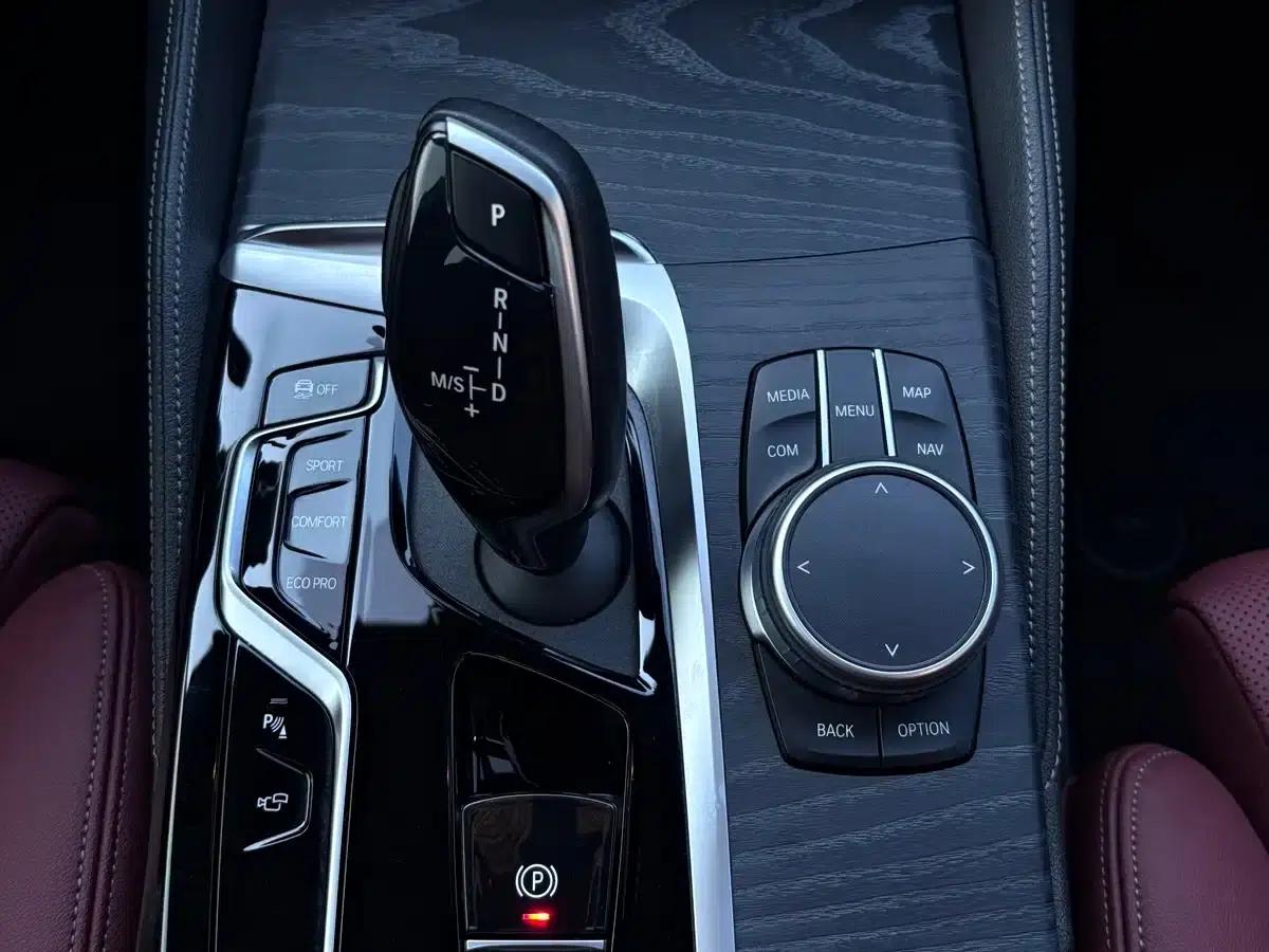 2021 BMW 5 Series Facelift 530Li Luxury M Sport Package — миниатюра 12