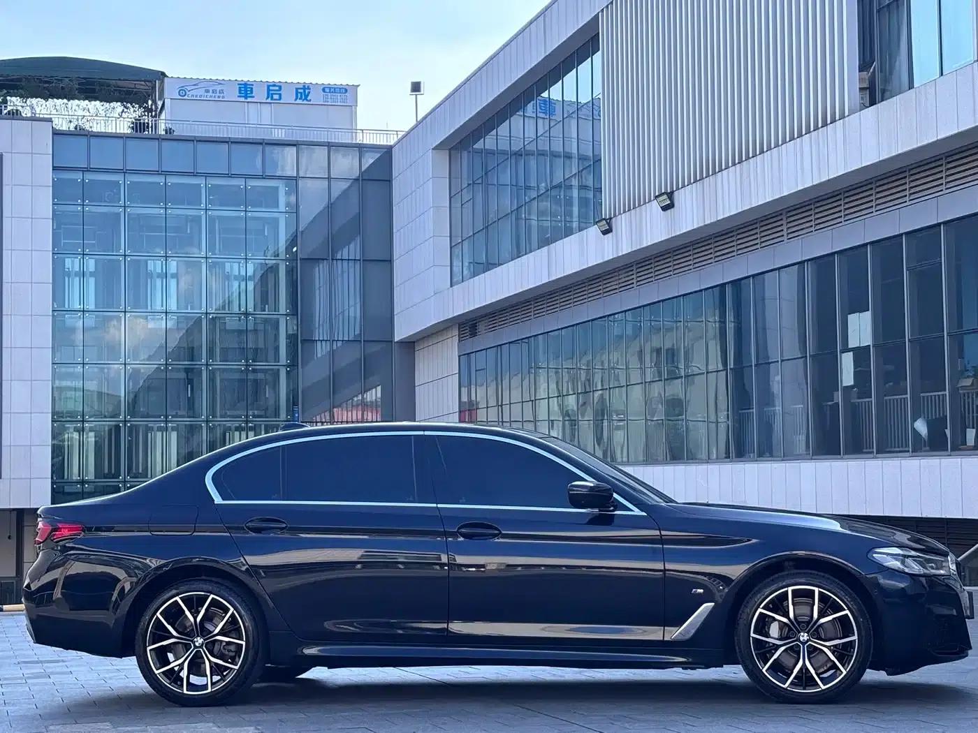 2021 BMW 5 Series Facelift 530Li Luxury M Sport Package — миниатюра 3