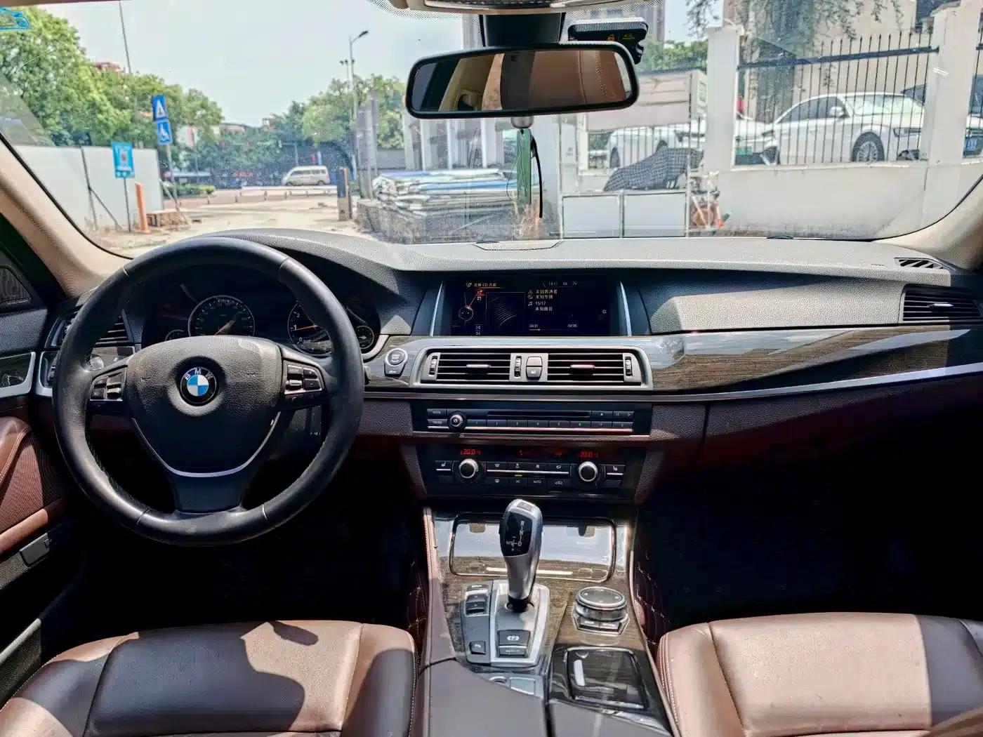 2017 BMW 5 Series 525Li Luxury Design Package — миниатюра 5
