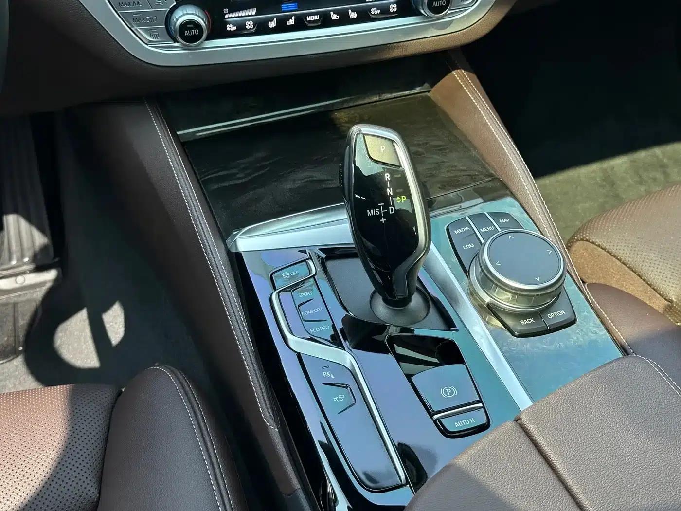 2021 BMW 5 Series Facelift 530Li Executive Luxury Package — миниатюра 21