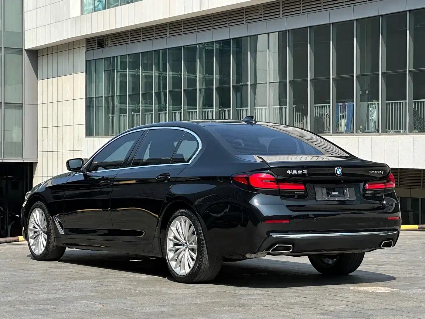 2021 BMW 5 Series Facelift 530Li Executive Luxury Package — миниатюра 23