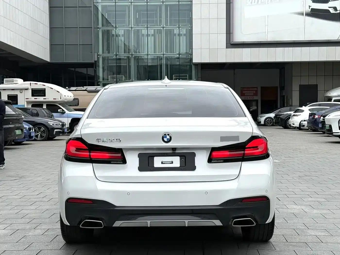 BMW 5 Series 2022 Facelift II 525Li M Sport Package — миниатюра 10