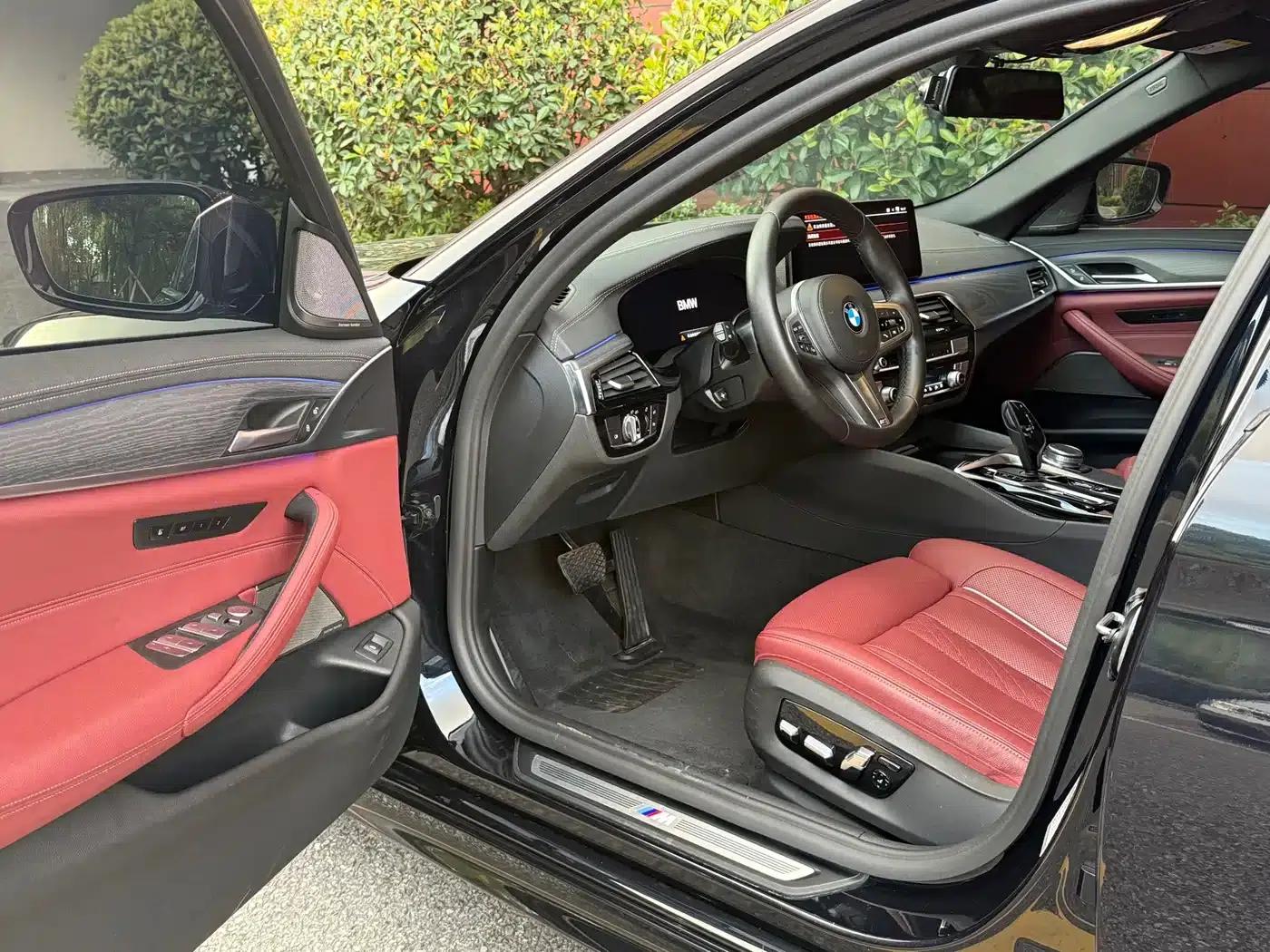2022 BMW 5 Series 530Li Luxury M Sport Package — миниатюра 4