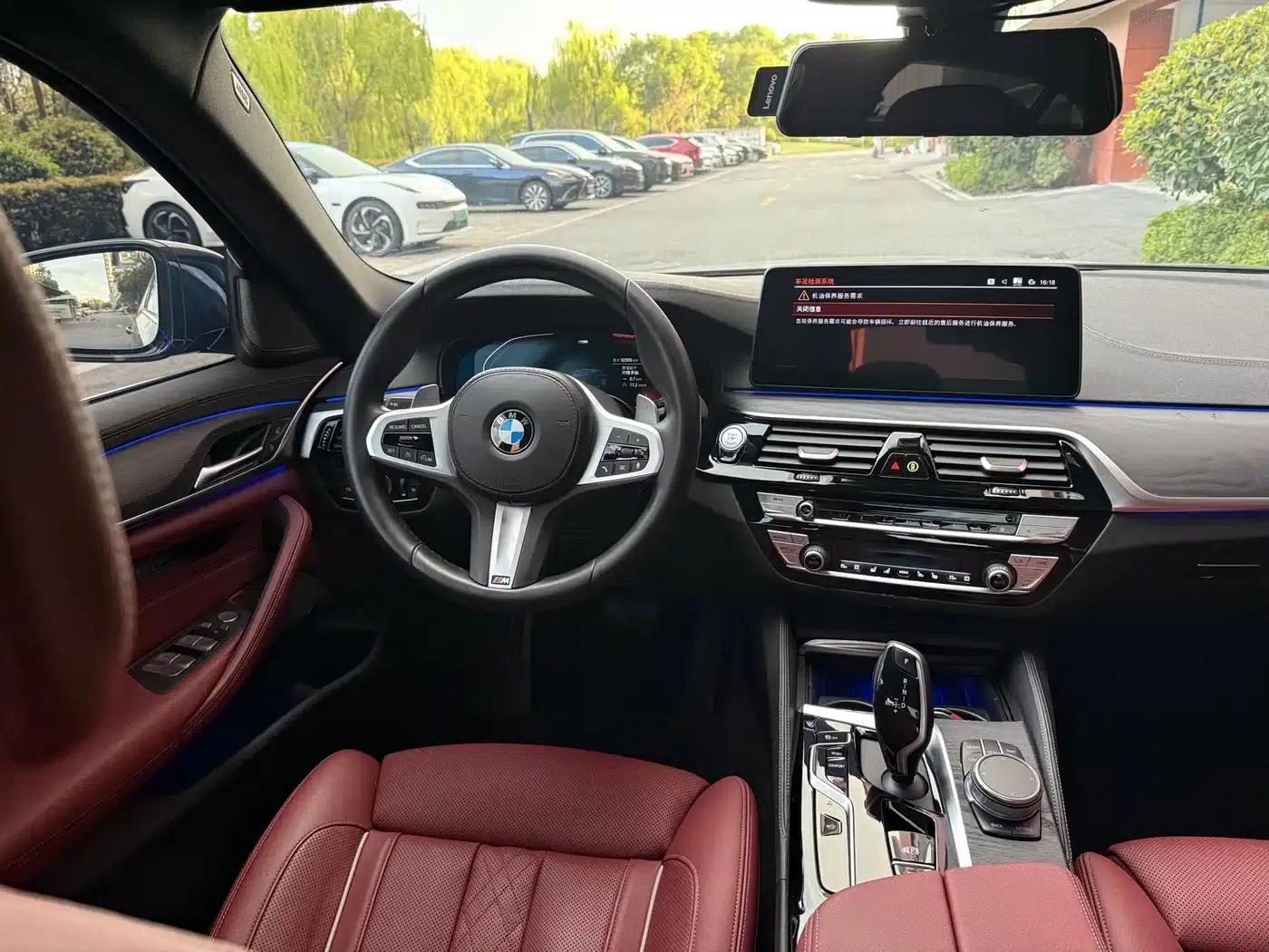 2022 BMW 5 Series 530Li Luxury M Sport Package — миниатюра 6