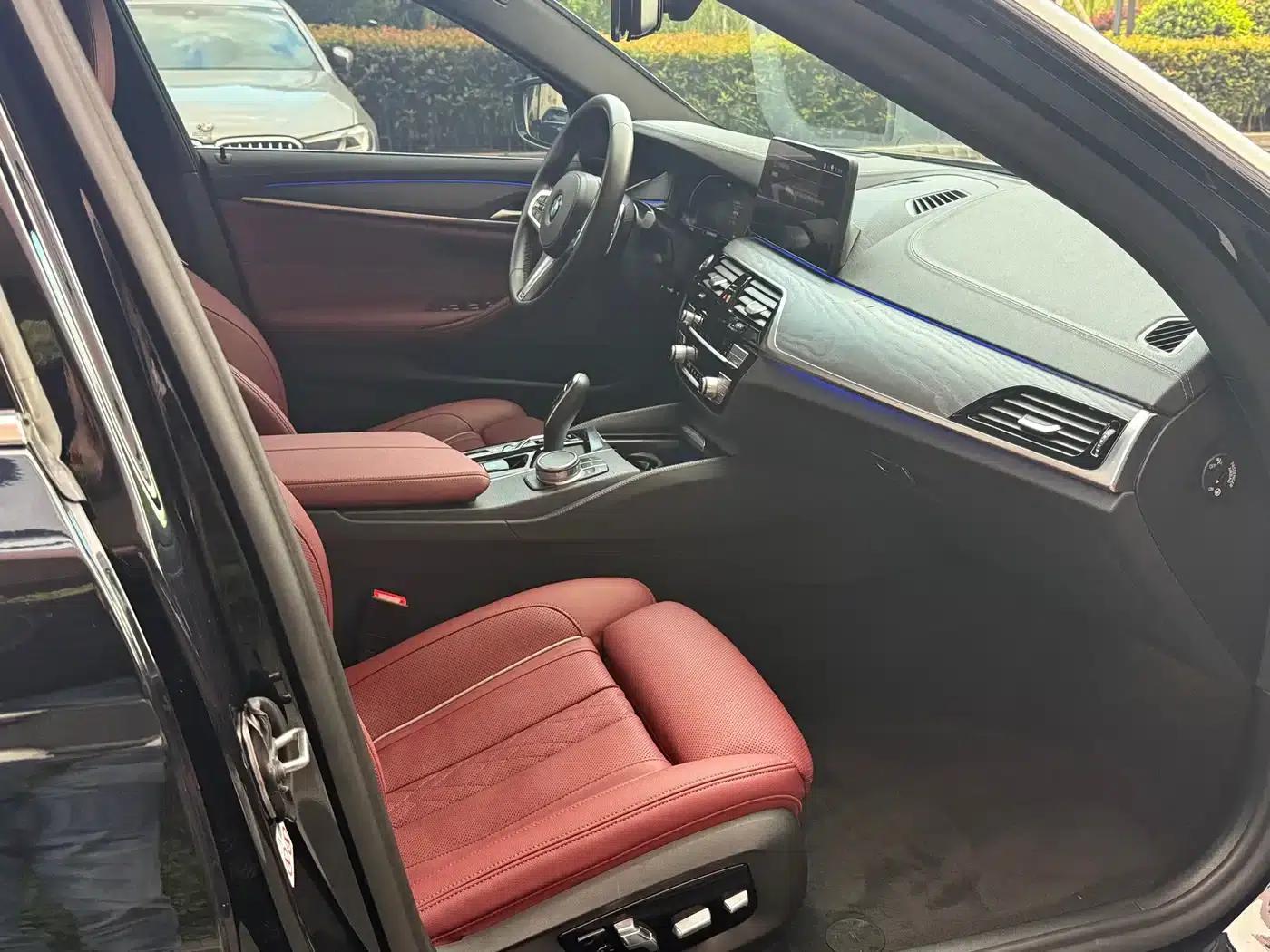 2022 BMW 5 Series 530Li Luxury M Sport Package — миниатюра 9