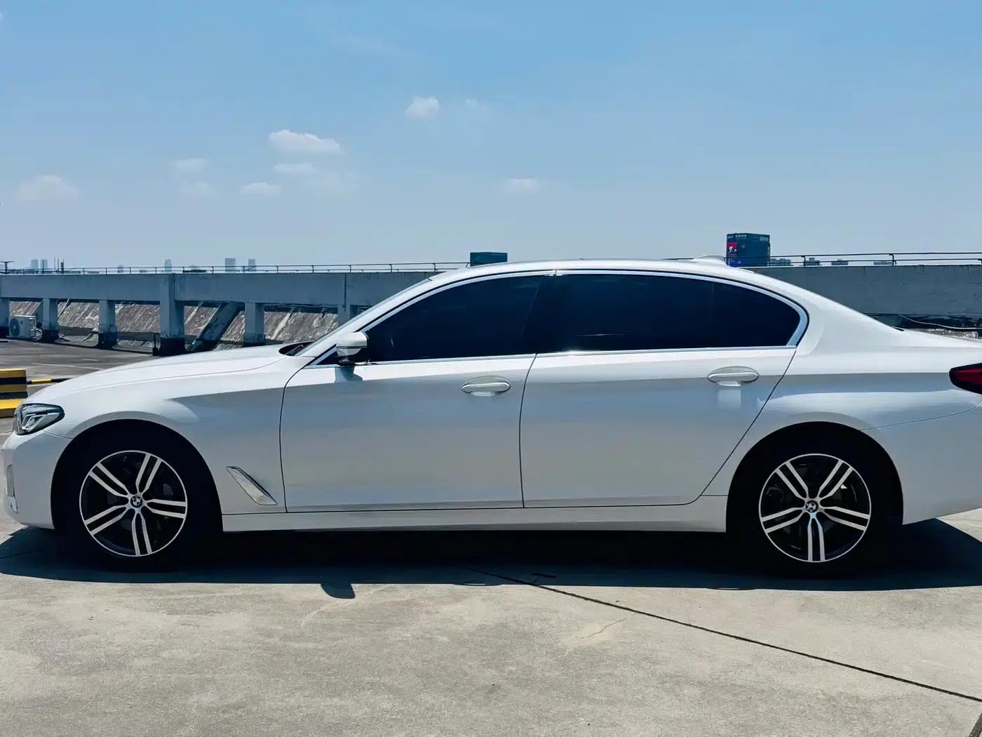 BMW 5 Series 2022 Facelift II 530Li Leading Luxury Package — миниатюра 3