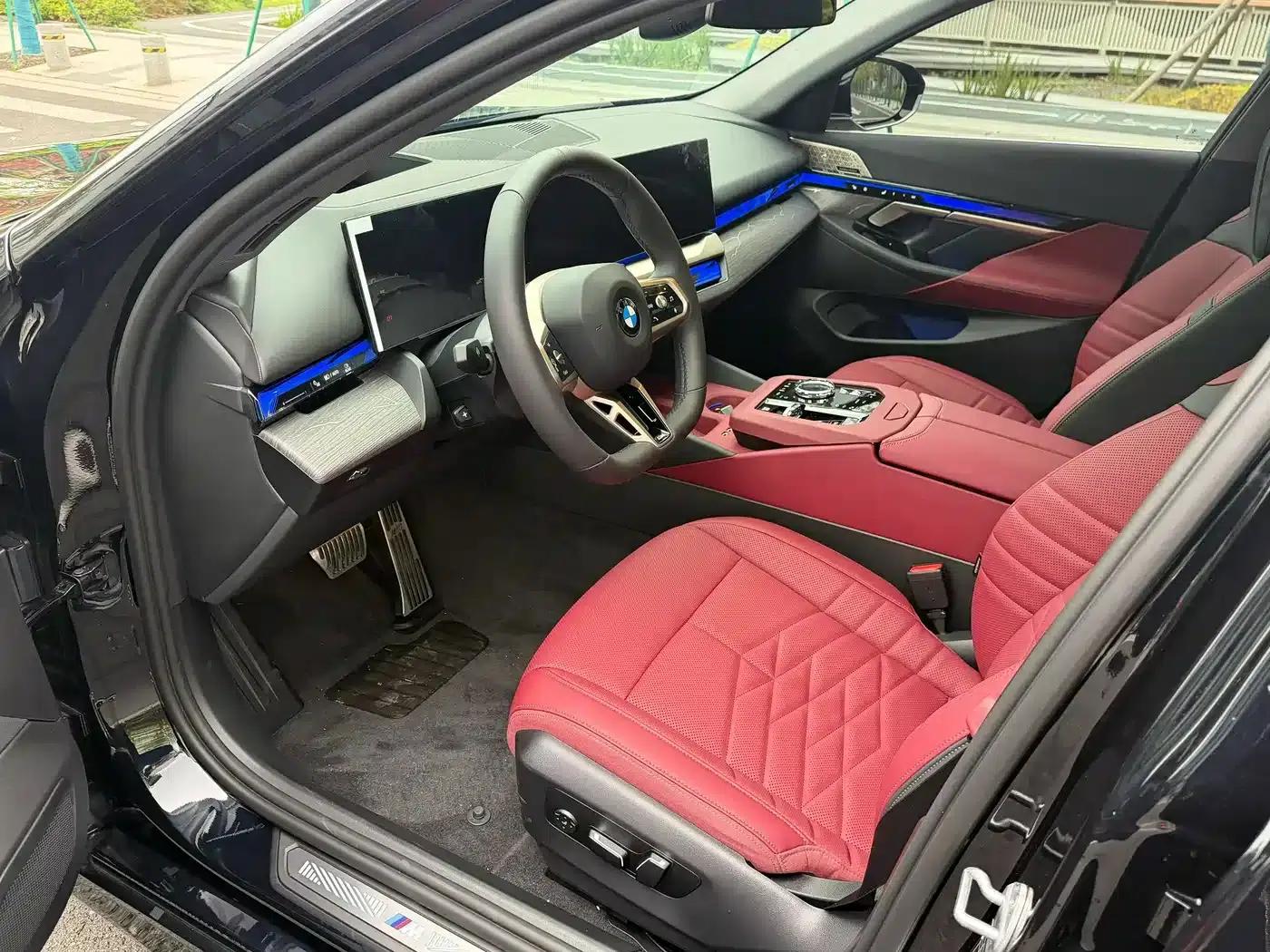 2026 BMW 5 Series 530Li Luxury M Sport Package — миниатюра 4
