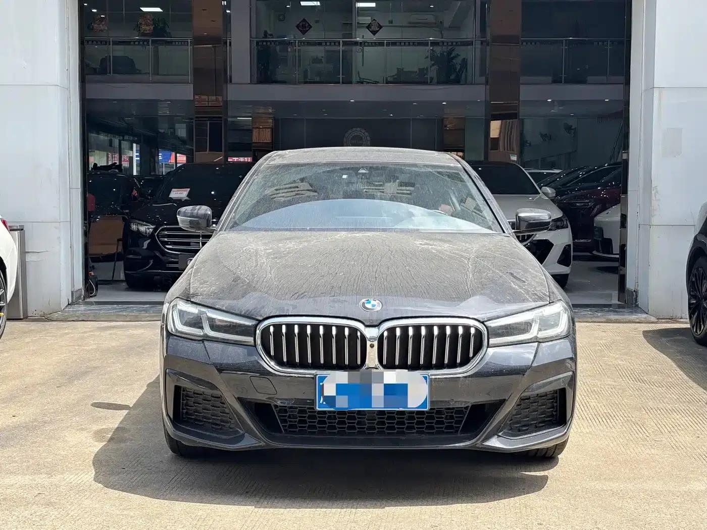 2023 BMW 5 Series 530Li Leading Edition M Sport Package — миниатюра 1