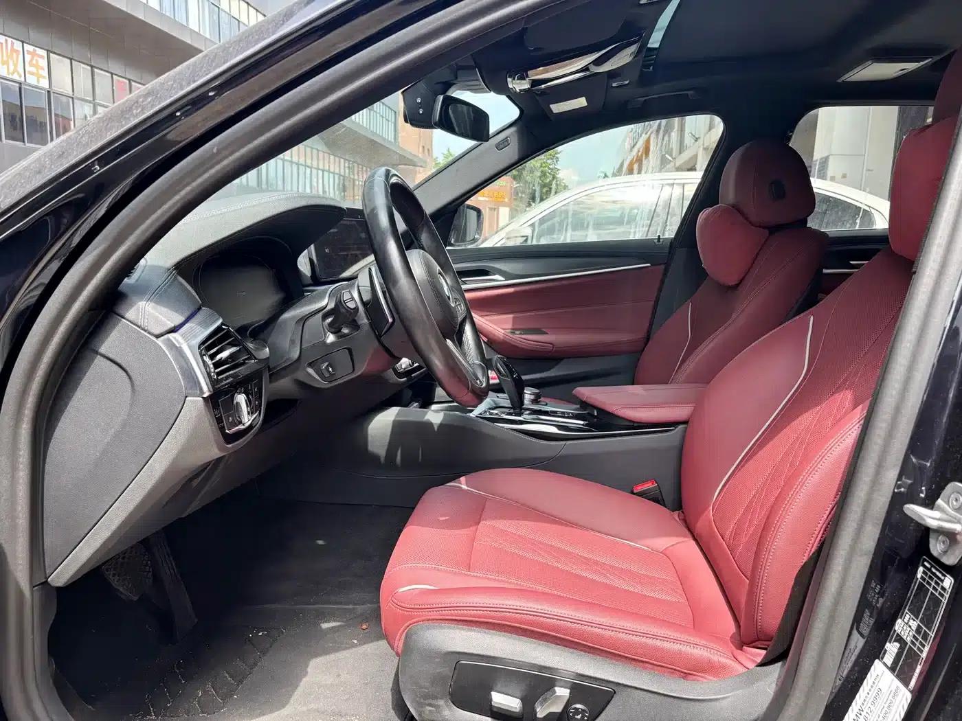 2023 BMW 5 Series 530Li Leading Edition M Sport Package — миниатюра 3