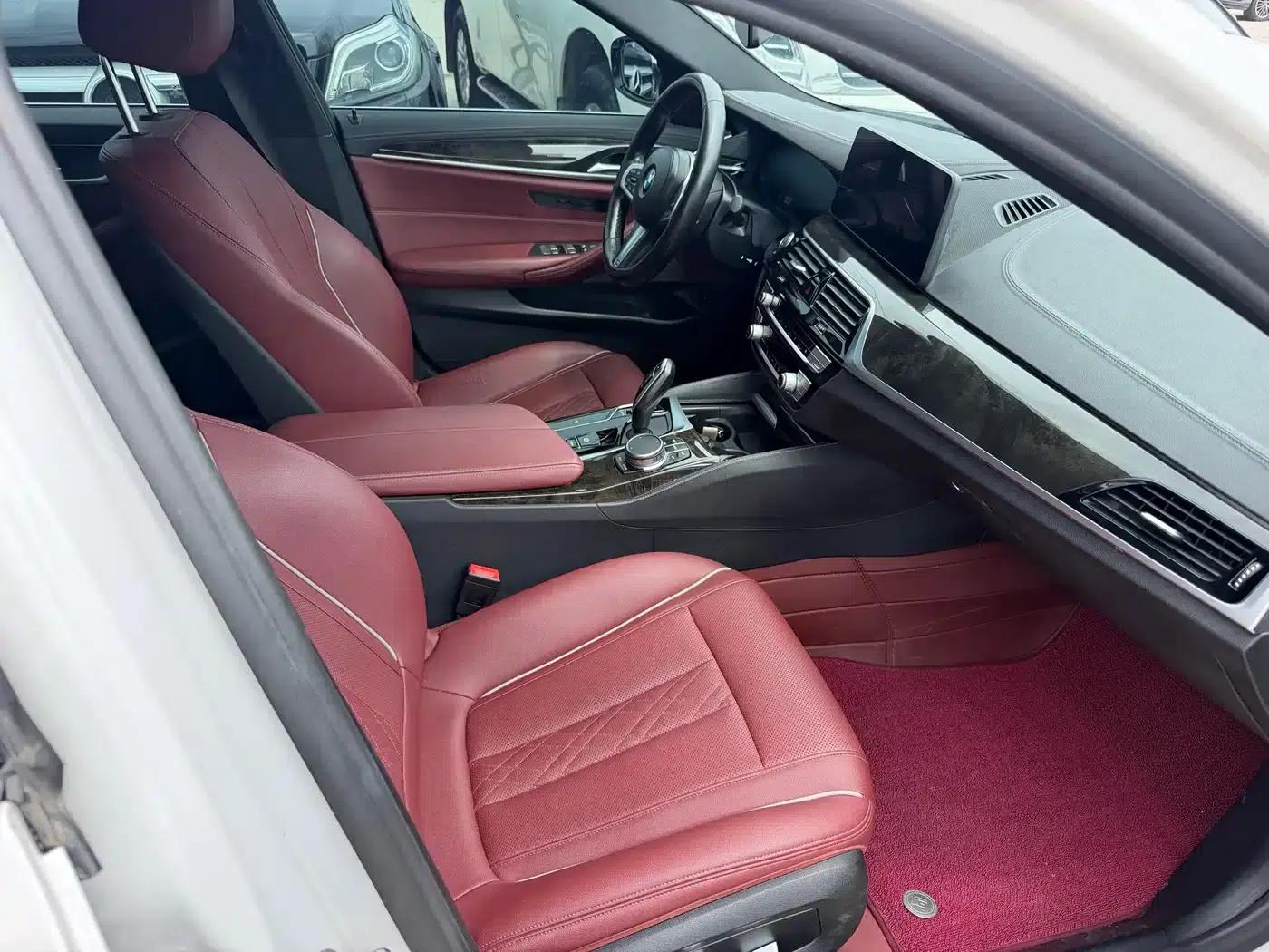 2022 BMW 5 Series 525Li M Sport Package — миниатюра 4