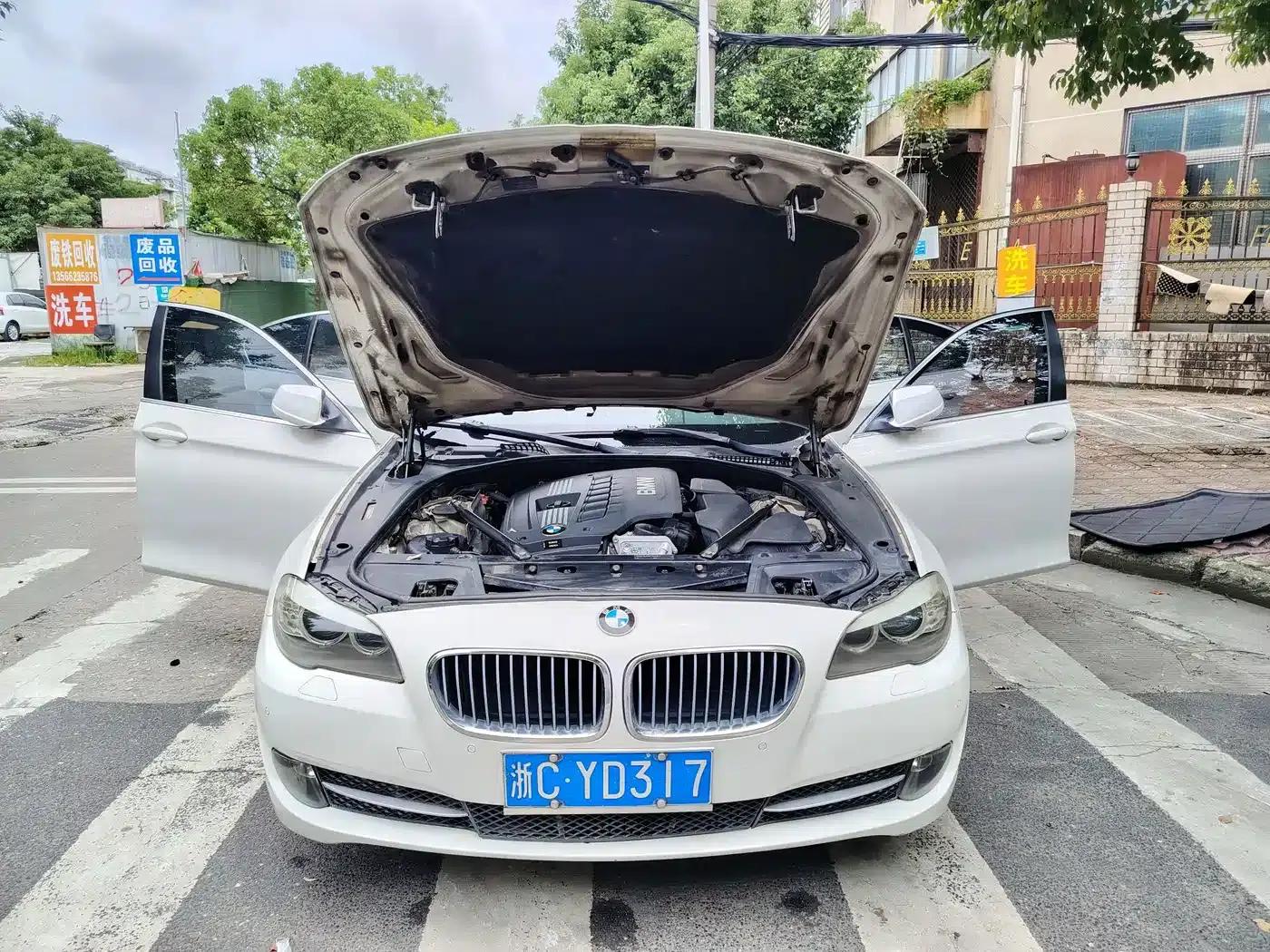 BMW 5 Series 2011 523Li Luxury — миниатюра 13