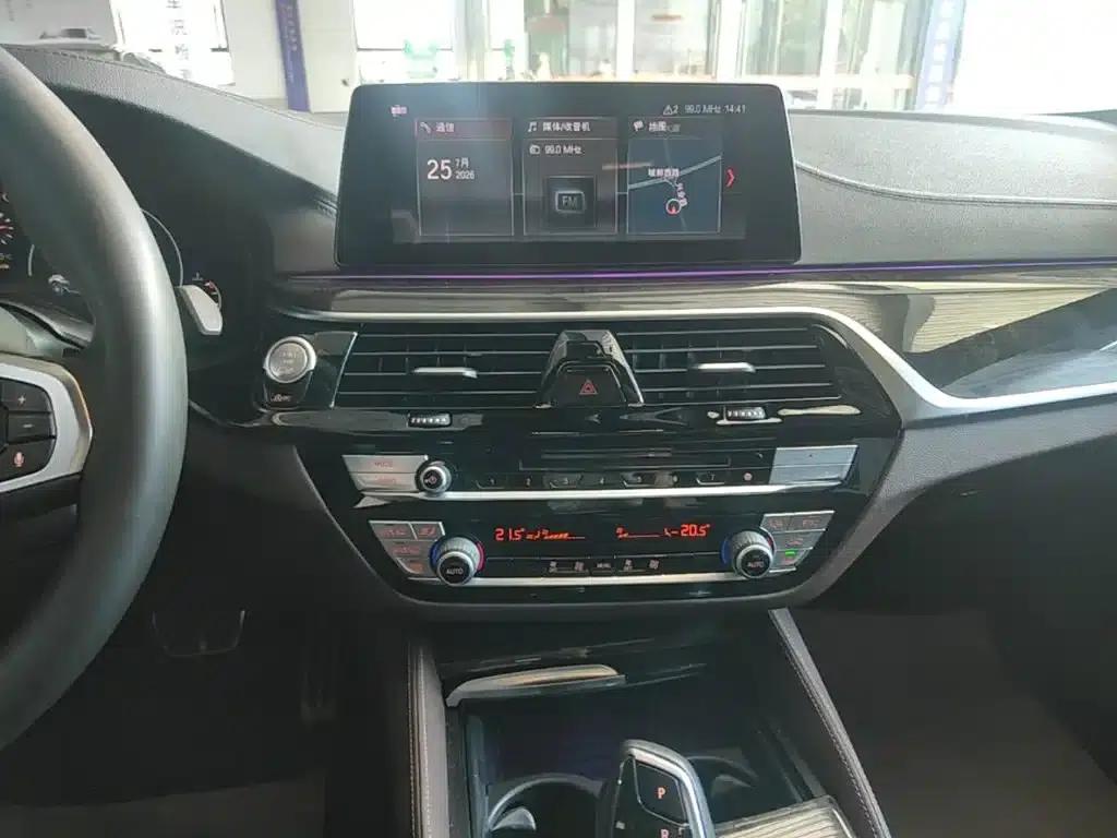 2019 BMW 5 Series Facelift 525Li M Sport Package — миниатюра 13