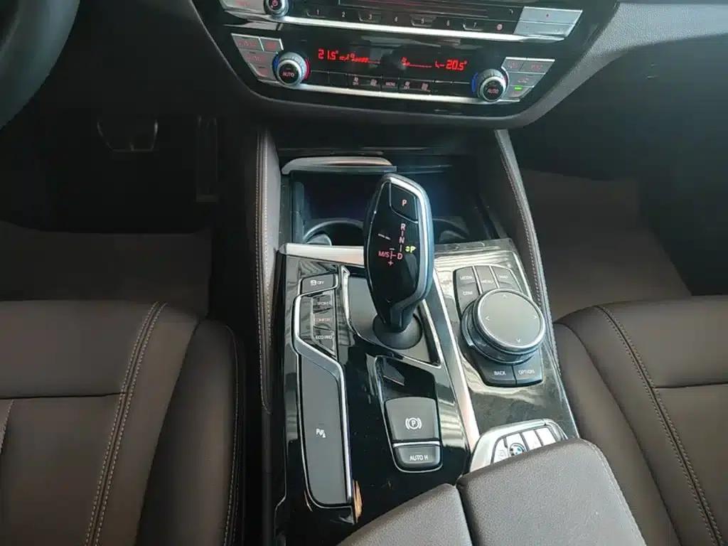 2019 BMW 5 Series Facelift 525Li M Sport Package — миниатюра 14